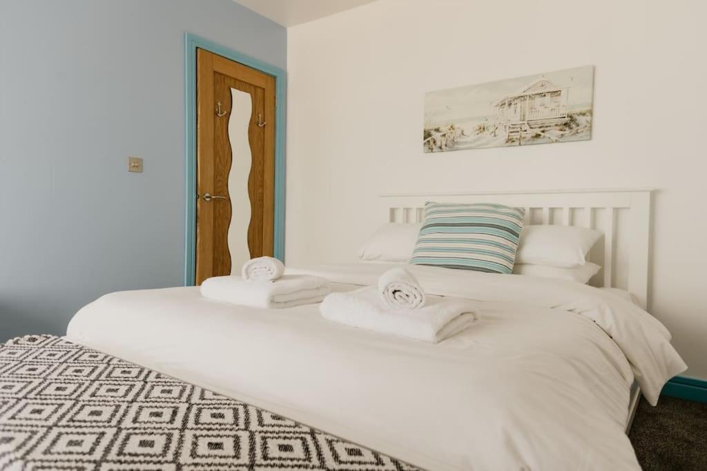 The Sea Deck Apartment - Westbrook Bay Beach - By Goldex Coastal Breaks 마게이트 외부 사진